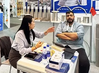 ドバイのビッグ 5 からのライブ